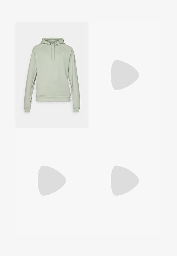 Svetlozelená mikina s klokankou, kapucňou na šnúrku a rebrovanými manžetami. Na hrudi je malá čierna značka Nike.; Tri biele rebrované tielka vyrobené z bavlny. Majú okrúhly výstrih a malé čierne štítky pri leme. Dostupné v rôznych veľkostiach.; Sivé tepláky Nike s nastaviteľným pásom, zúženými nohavicami, bočnými vreckami a výrazným švom. Mäkká, textúrovaná látka.; Šedá športová obuv so zvrškom z nylonu a semišu, bielymi akcentmi, polstrovanou podrážkou a jedinečným dizajnom s reflexnými prvkami.