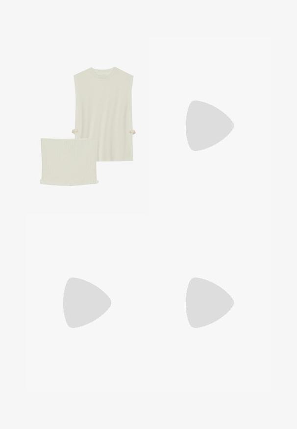 Zign Studio WOOL VEST - Stickad tröja - sand; Svarta byxor med rak passform, utrustade med framfickor och sidoklyvningar vid fållen. Tillverkade av mjukt, slätt tyg. Lämpliga för olika tillfällen.; Svarta lackläder slingback klackar med spetsig tå och geometrisk klack. Har en elegant, minimalistisk design och slät yta.; Svart lädertoffelväska med slät textur, rektangulär form och två långa handtag. Ingen synlig hårdvara eller dekorationer.