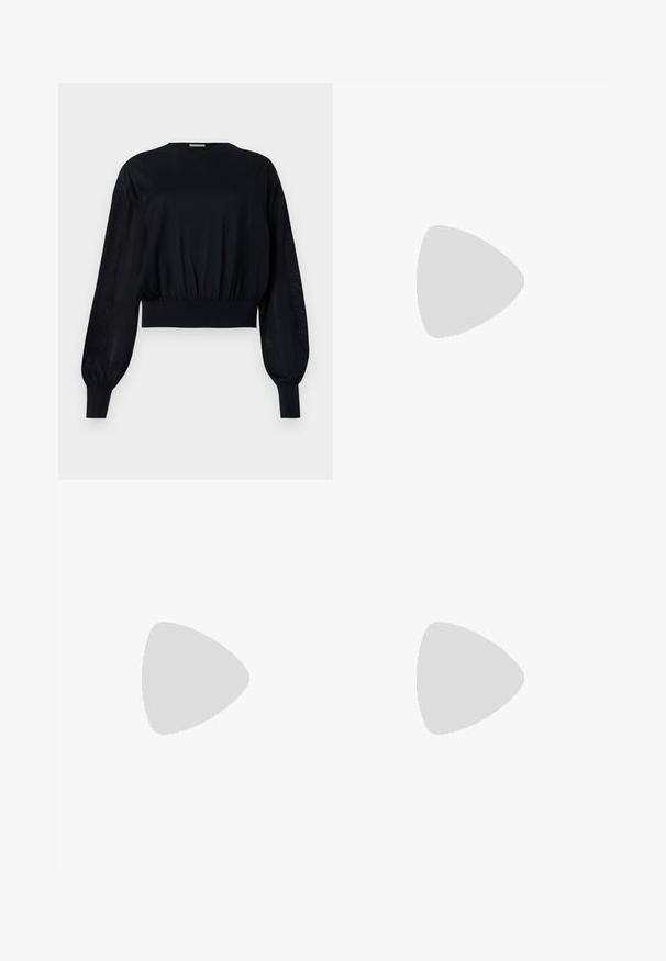 Cropped top nero con scollo rotondo, maniche lunghe a sbuffo e polsini a coste. Presenta una vita elasticizzata aderente e pannelli laterali trasparenti.; Pantaloni neri su misura con un design a gamba dritta, caratterizzati da una texture liscia e pieghe ben definite sul davanti. Senza hardware visibile.; Tacchi slingback in pelle nera con punta affusolata, caratterizzati da un tacco alto e un accento dorato sulla cinghia regolabile. Texture liscia.; Borsa a mano in pelle nera con un design strutturato, caratterizzata da una forma corta, manico superiore e accessori in metallo dorato. Inclusa tracolla regolabile.