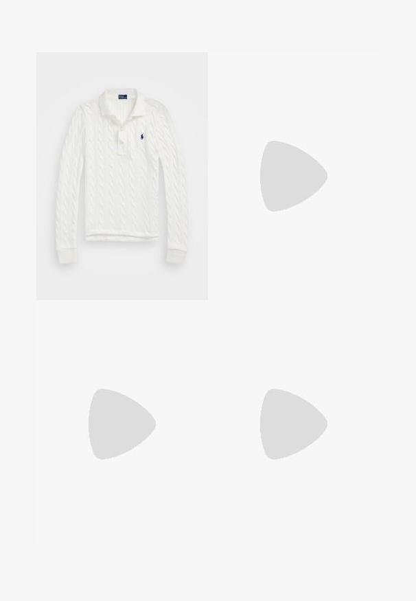 Bela kabelna pike polo majica z dolgimi rokavi, s ovratnikom, dvema rumenima gumboma in majhnim mornarsko modrim logotipom na levem delu prsnega koša.; Svijetloplave traperice ravnog kroja, s dizajnom od pet džepova i suptilnim blijeđenjem. Imaju kopčanje na gumbe i patentni zatvarač u struku.; Bershka Sandali z visoko peto - black; Črna lakasta usnjena torbica s ukrivljeno obliko, enim ramenskim trakom, sprednjimi žepi in srebrnimi kovinskimi dodatki.