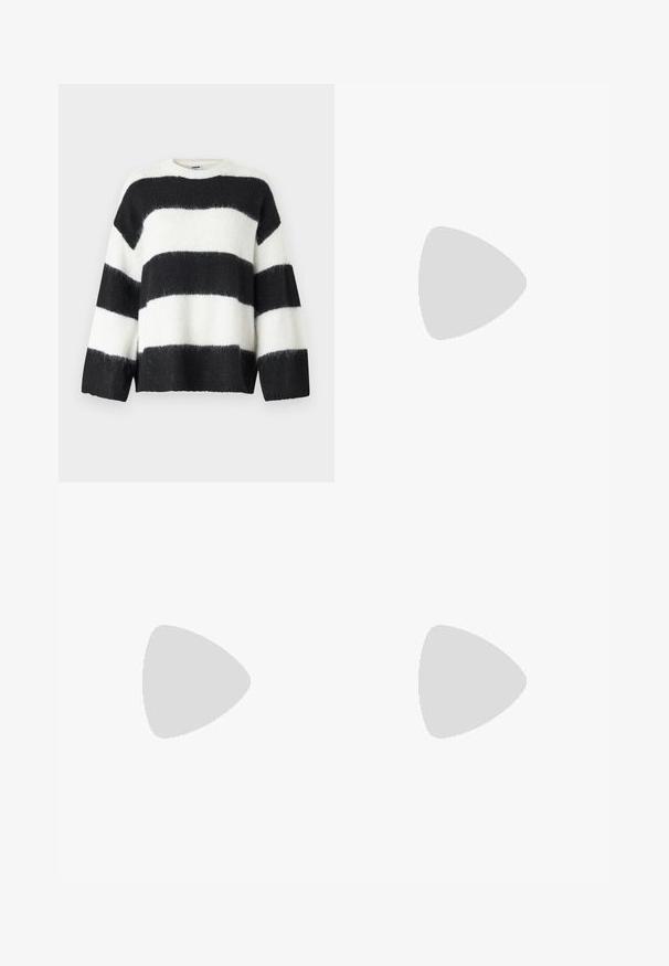 Mustvalge triibuline kampsun, millel on lõtv lõige, ümmargune kaelus ja pikad varrukad; valmistatud pehmest ja karvase suhtelisest materjalist.; Mustad laiad püksid voldikuga, millel on nööpkinni ja kaks küljetaskut; sile tekstuur ja kohandatud disain.; Mustad patenteeritud nahast sildiga kontsad, millel on terav nina ja väike plokk-konts, mille rihmal on hõbedane pandla aksessuaar.; Kuldmetallist käekott, millel on struktureeritud disain, sile tekstuur ja reguleeritav rihm. Omab ainulaadset kolmnurkset kuju ja minimalistlikku õmblust.