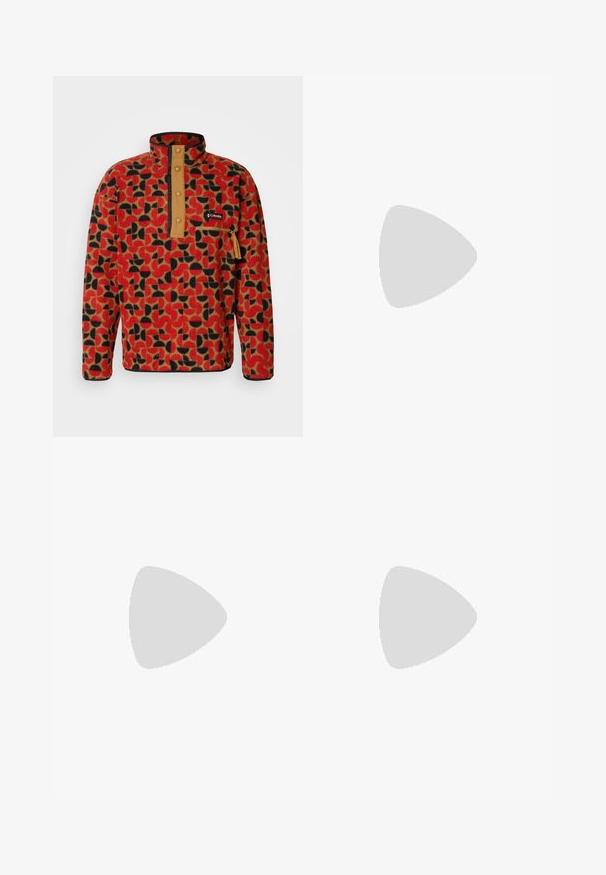 Columbia HELVETIA™ PRINTED HALF SNAP - Fleecová mikina - sail red; Balení dvou triček: jedno černé, jedno bílé. Obě mají krátké rukávy a kulaté logo na hrudi v kontrastní barvě. Bavlněný materiál.; Cargo kalhoty v olivově zelené barvě, vyrobené z odolné tkaniny. Disponují dvěma bočními kapsami, standardním pasem a rovnými nohavicemi.; Černé tenisky s vrškem z semiše a syntetického materiálu, s třemi bílými pruhy, texturovanou gumovou podrážkou a modrou nášivkou loga na jazyku.; Černá crossbody taška se zipovou kapsou, obdélníkový tvar, vyrobená z látky, s logem na přední straně, nastavitelné ramenní popruhy.