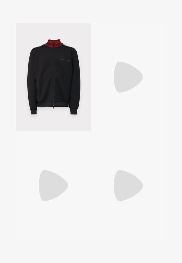 EA7 Emporio Armani Felpa con zip - black; T-shirt bianco in cotone con scollatura rotonda e maniche corte, con il logo oro EA7 Emporio Armani stampato sul fronte.; Pantaloni tuta neri realizzati in un tessuto morbido, dotati di una cintura elastica e fianchi a fondo stretto. Logo giallo stampato verticalmente sulla gamba sinistra.; Sneaker in pelle bianca con una finitura liscia, punta rotonda, lacci piatti e suola testurizzata. Presenta un logo discreto sul tallone.