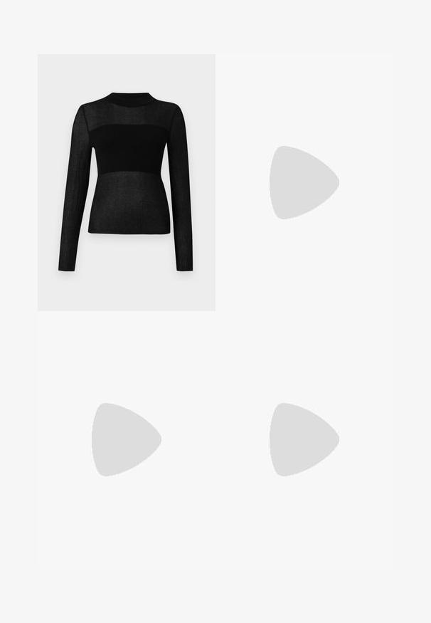 Haut noir à manches longues en tissu tricoté côtelé. Il présente un col haut et un détail semi-transparent sur la poitrine et les manches.; Jeans en denim bleu clair avec taille haute, coupe large, deux poches latérales et design plissé. Texture douce avec une finition décolorée.; Slingback noir à bout pointu avec un petit talon, en cuir lisse et doté d'un design découpé sur le côté pour plus de respirabilité.; Calvin Klein LINEAR CAMERA BAG - Sac bandoulière - black
