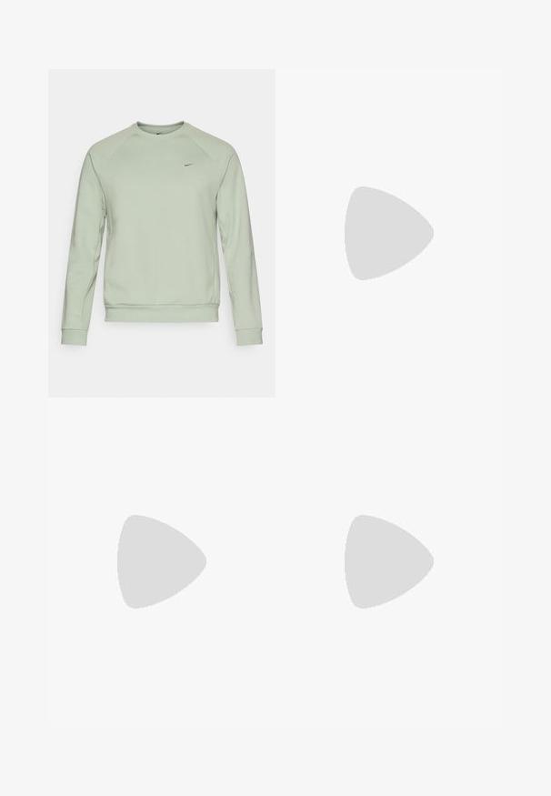 Felpa verde chiaro con collo a giro, maniche raglan e polsini a coste. Presenta un piccolo logo Nike nero sul petto. Tessuto morbido.; Maglietta atletica bianca senza maniche realizzata in materiale leggero. Caratterizzata da un collo rotondo e un piccolo logo Nike nero sul lato superiore sinistro.; Pantaloni sportivi neri realizzati in tessuto leggero, con una vita elasticizzata dotata di cordino e un pantalone interno aderente.; Scarpa sportiva nera con tomaia testurizzata, logo Nike swoosh bianco e suola in gomma bianca. Presenta un design con lacci e una forma dinamica.