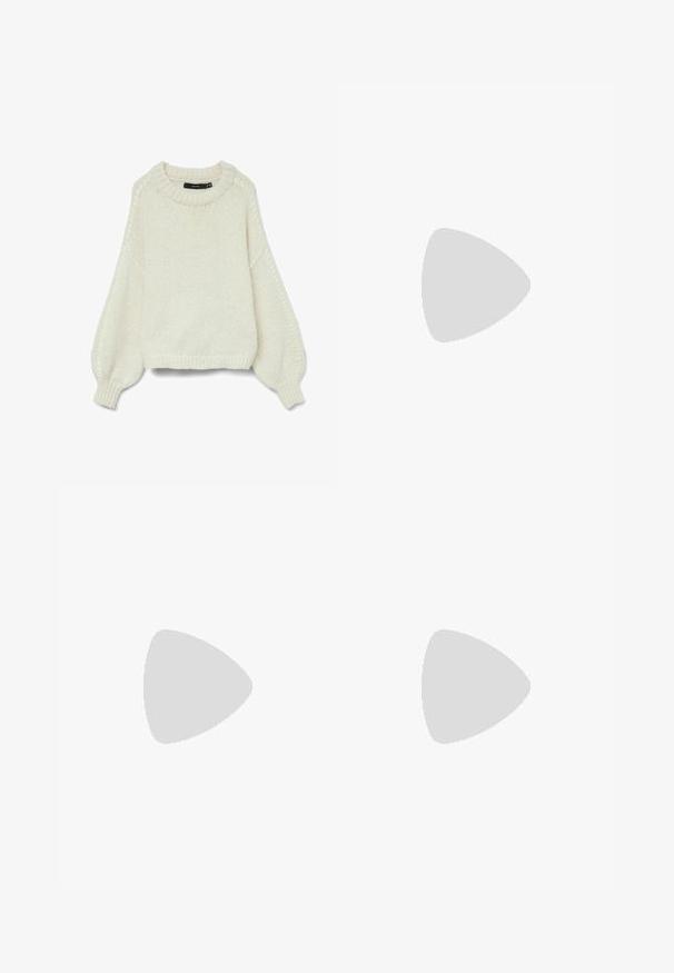 Cremfarbener Strickpullover mit Rundhalsausschnitt, geripptem Saum und Ballonärmeln, die strukturierte Muster entlang der Bündchen aufweisen.; Braune, weite Jeans aus Denim. Verfügt über fünf Taschen, einen Reißverschluss und Metallnieten. Glatte Textur und klassisches Design.; Braune Lederkniehohe Stiefel mit einer spitzen Zehe und Blockabsatz, die eine glatte Textur und ein elegantes Design aufweisen. Akzentuiertes Nähen am Knöchel.; Mango Shopping Bag - dark brown