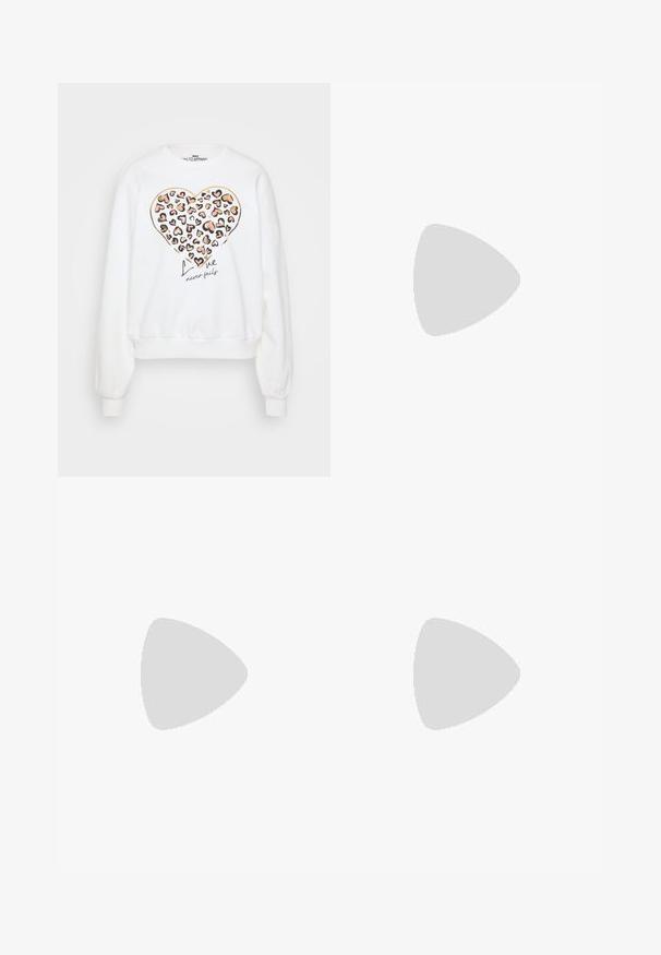 Sudadera blanca con un diseño de corazón de estampado de leopardo, acentuado con contornos dorados y el texto "El amor nunca falla" en script negro.; Jeans acampanados de color azul marino hechos de denim, con cintura alta, cinco bolsillos y costuras en contraste a lo largo de las costuras. Textura suave.; Zapatillas Nike beige con acentos marrones, parte superior de ante y textil, puntera redonda, suela plana de goma y diseño con cordones.; Gafas de sol de carey con lentes marrones rectangulares, un marco grueso y patillas delgadas que presentan un patrón de diferentes tonos de marrón.
