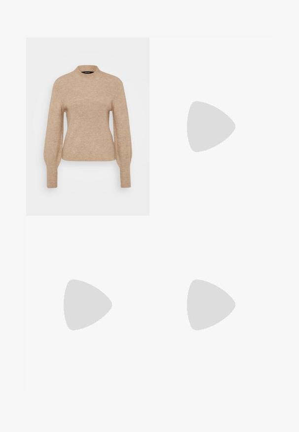 Maglione beige a coste con collo alto e maniche lunghe, caratterizzato da una texture morbida e da una forma aderente. Il tessuto sembra leggero e caldo.; ONLY Petite ONLMADISON BLUSH WIDE - Wide Leg - dark blue denim; Stivali neri alla caviglia con finitura lucida, punta quadrata e tacco a blocco spesso. Il design presenta una silhouette senza cuciture e un branding minimale.; Orecchini a cerchio in metallo argento con finitura spazzolata, caratterizzati da un design circolare e un gancio trasparente sul retro per una vestibilità sicura.