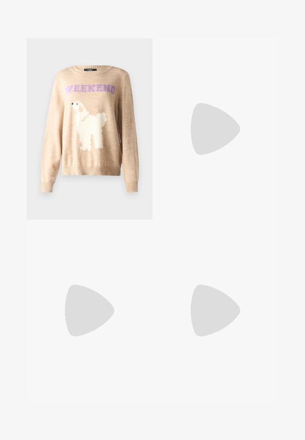 Beige kootud sviiter, millel on valge koera graafika ja "WEEKEND" lilla värviga. Ümmargune kaelus ja soonikkoes varrukad, pehme tekstuuriga.; WEEKEND MaxMara RONCHI - Püksid - blu; Mustad mustad nahast sandaal reguleeritava pandlaga, lame pruuni tallaga, ja kaks laia rihma, mis ületavad jalga, minimalistik disain.; Pruunist nahast käekott, millel on klapiga sulgur, kuldne riistvara, õlarihm ja sile tekstuur. Kompaktne ristkülikukujuline vorm.