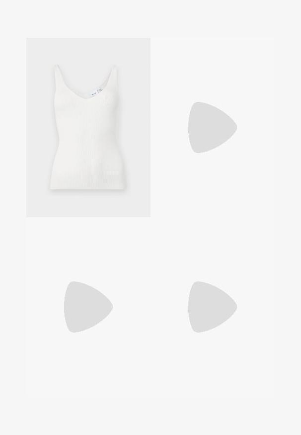 Top a canotta bianco a coste con scollatura a V, spalline sottili e forma aderente. Realizzato in un materiale morbido, presenta un'etichetta piccola cucita al colletto.; T-shirt bianca in cotone con scollatura rotonda e maniche corte. Presenta un design di testo circolare in piccoli punti che dice "Pepe Jeans London."; Pantaloni neri a zampa d'elefante con una texture liscia, vita media e tasche laterali. Design semplice senza motivi o decorazioni.; Sneaker alta in tela bianca con suola in gomma nera, punta in gomma frontale e sei asole per i lacci, caratterizzata da un design pulito e minimalista.