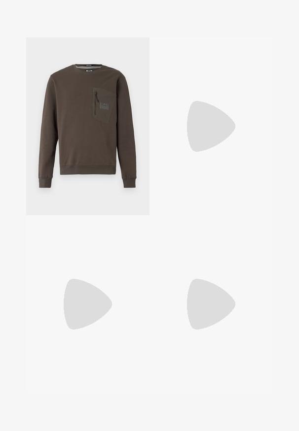Brun genser med rund hals, lange ermer og en glidelås-lomme på brystet. Har et strukturert merke og ribbestrikket kant og ermer.; Hvite bomulls T-skjorter, korte ermer, rund hals-design, enkel tekstur, stablet i en rekke, med subtil merking ved halsen.; Svart bomullsshorts med elastisk midje, sømmer på sidene og en liten hvit logo på venstre ben. Glatt tekstur, knelengde.; Hvite lær sneakers med grå semsket tåhette, tre horisontale hvite striper, blå aksent og brun gummisåle. Strukturert detalj på sålen.