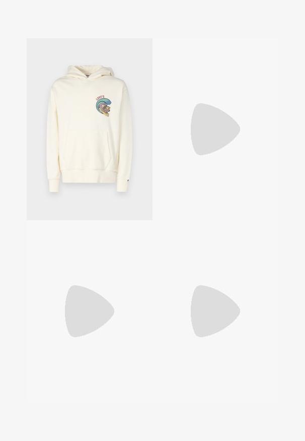 Levi's® THE AUTHENTIC HOODIE - Felpa con cappuccio - off white; T-shirt bianca in cotone con scollatura rotonda, maniche corte e un piccolo logo nero "W.W." sul lato sinistro del petto. Tessuto liscio, vestibilità regolare.; Pantaloni utility in cotone marrone con design a gamba dritta, dotati di tasche anteriori e dettagli in metallo per una maggiore durata.; Sneakers neri in tela con punte e lacci bianchi in gomma. Le cuciture a contrasto e i fori in metallo aggiungono dettagli. Indossati con pantaloni beige e un tessuto nero.
