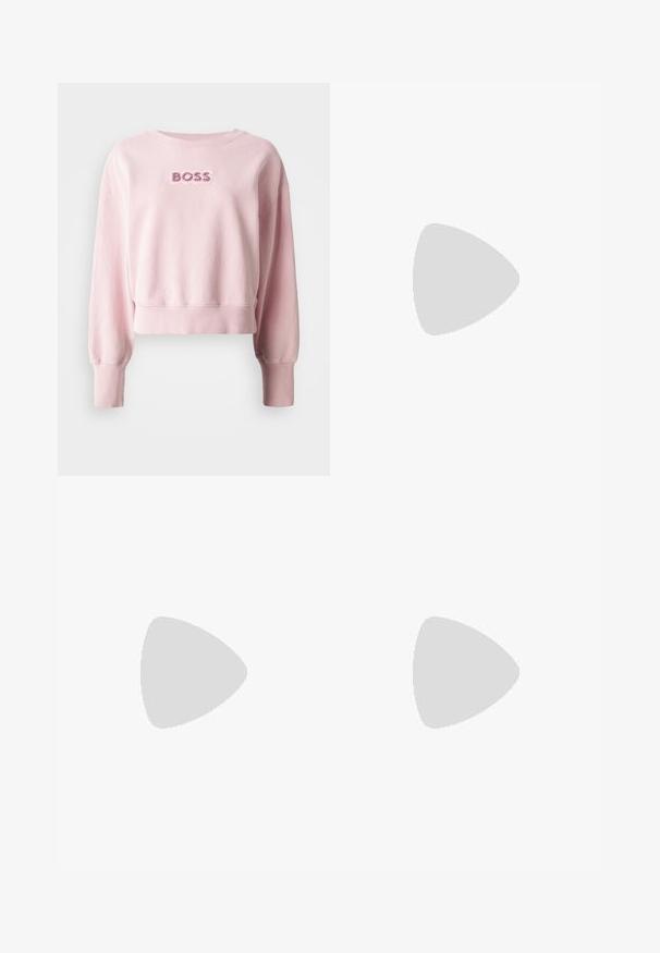 Sudadera corta rosa hecha de algodón suave. Presenta un cuello redondo y mangas largas con puños de canalé, adornada con el logo "BOSS".; Pantalones negros ajustados con un diseño de pierna recta, que presentan una textura suave y pliegues nítidos en el frente. Sin herrajes visibles.; Zapato negro de punta afilada tipo slingback con un tacón bajo, que presenta un material de cuero suave y un diseño recortado en el lateral para mayor transpirabilidad.; Bolso de mano de cuero negro con un diseño estructurado, que presenta una forma recortada, asa superior y acentos en dorado. Correa de hombro ajustable incluida.