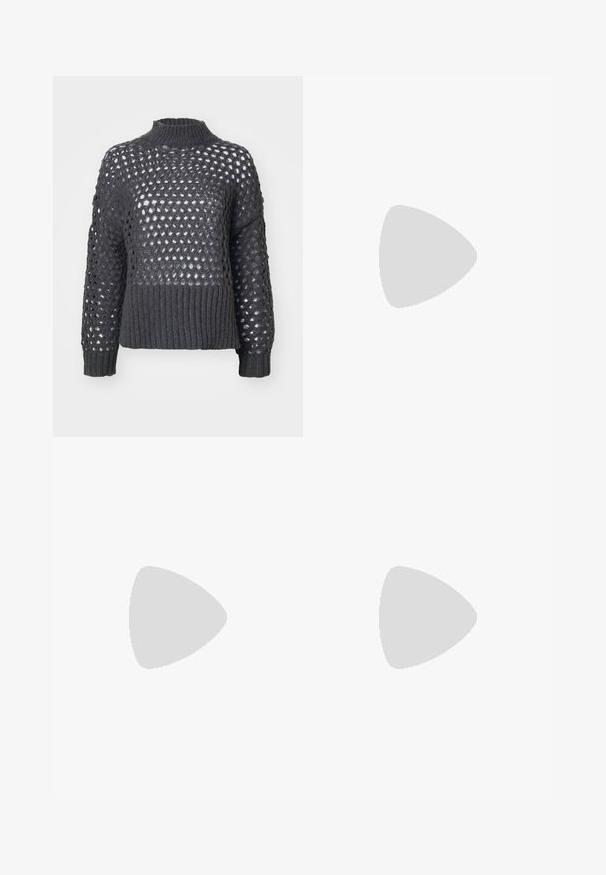 ONLY ONLBILLIE LIFE HIGNECK - Strickpullover - magnet; Schwarze Denim-Jeans mit weitem Bein, Reißverschluss vorne, Fünf-Taschen-Design und dezenten Stickdetails. Glatte Textur und lässiger Stil.; Schwarze patentierte Sandalen mit Absatz, quadratischer Spitze, Knöchelriemen und silbernen Schnallen. Mit einem stabilen Blockabsatz für mehr Stabilität.; Schwarze Handtasche mit geschwungener Form, aus glattem Material gefertigt. Sie verfügt über silberne Beschläge, verstellbare Riemen und Schnallenakzente an den Seiten.