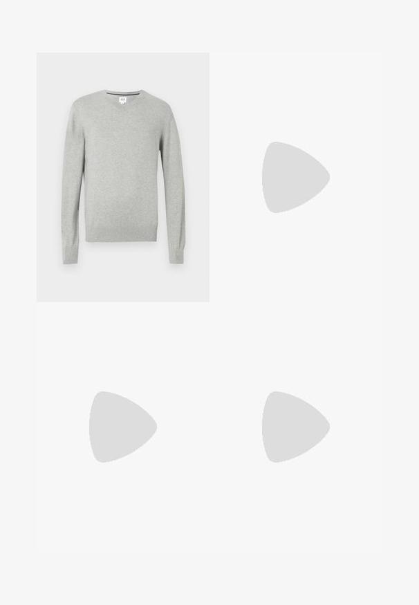 Šviesiai pilka megztinis, V formos iškirptė, ilgomis rankovėmis, su nubrauktais rankogaliais ir apačia, minkšta tekstūra. Prekės ženklas pažymėtas ant kaklo.; Balta medvilnė marškinėliai su apvalia iškirpte, trumpomis rankovėmis ir laisvu siluetu. Lygus audinys, be raštų ar puošmenų.; Tamsiai pilki tiesaus kirpimo cargo džinsai su mygtuko uždarymu ir keturiomis kišenėmis su dangteliu, dvi ant šlaunų ir dvi šalia blauzdų.; Pilkai juodas Nike bėgimo batas su matomu pavasario tipo amortizacija po padu ir baltu swoosh logotipu šone.