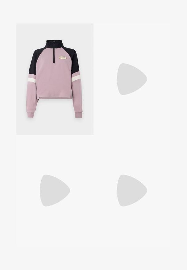 Fialový skrátený pulóver s čiernym golierom a akcentmi na rukávoch. Obsahuje polovičný zips a zlaté logo Roxy na hrudi. Mäkká textúra.; Čierne tričko s dlhým rukávom vyrobené z bavlny s okrúhlym výstrihom. Obsahuje malé biele logo na ľavej strane hrudníka. Jednoduchý dizajn a strih.; Čierne nylonové cargo nohavice s odnímateľnými nohavicami, nastaviteľnými manžetami, viacerými vreckami a logom na pravej nohe. Hladká, ľahká textúra.; Beige a krémová športová obuv s textúrovaným sieťovým zvrškom, podporujúcimi prekrytiami a gumovou podrážkou s dezénom pre trakciu.