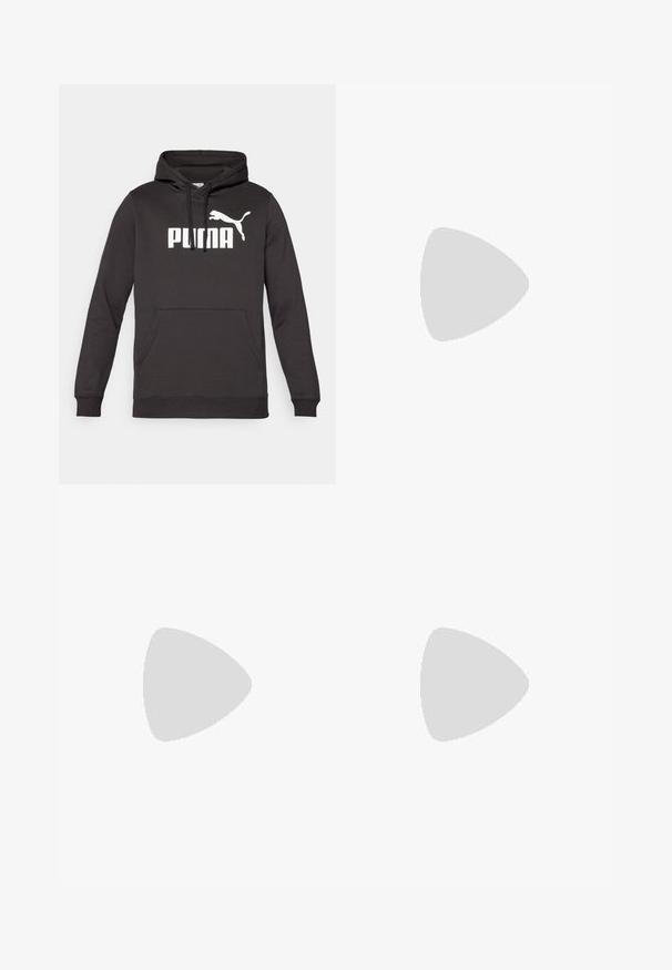 Felpa nera con cappuccio, dotata di una tasca frontale a marsupio, caratterizzata da un grande logo bianco "PUMA" e un silhouette di puma bianca. Tessuto morbido.; T-shirt in cotone grigio con maniche corte, caratterizzato da un grande logo nero "PUMA" e un grafiche di un puma nero sulla parte anteriore. Collo rotondo.; Pantaloni da tuta grigio scuro con vita elasticizzata, gambe affusolate e un piccolo logo Puma bianco sulla coscia sinistra. Materiale in morbido misto cotone.; Sneakers Puma in suede bianco e nero, con suola in gomma marrone. Abbinati a calzini bianchi con logo nero, indossati con pantaloni scuri.