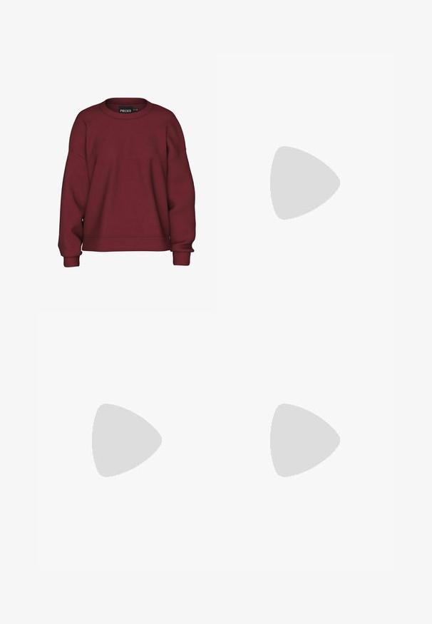 Felpa bordeaux con colletto tondo, fit rilassato, maniche lunghe, polsini a coste e una morbida texture in misto cotone. Design semplice, senza motivi.; Pantaloni ampi marroni con una texture liscia, caratterizzati da una vita alta e pieghe frontali. Il tessuto è leggero e scorre liberamente.; Sandal in pelle marrone con un design a intaglio, cinturino laterale regolabile e suola piatta, con dettagli metallici e punta aperta.; Occhiali da sole tartaruga con lenti rettangolari, montatura spessa e lenti scure. Texture liscia e design minimalista.