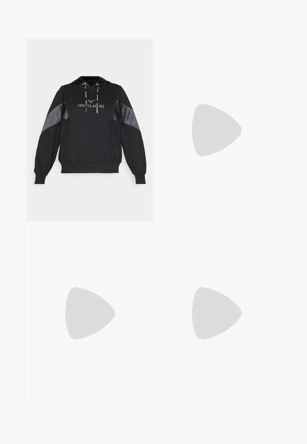 Svart hettegenser med en strukturert design, som har blanke svarte detaljer, en hette med snor og et frontlogo. Myk tekstur med ribbestrikkede mansjetter.; Svart tettsittende tank topp med tynne stropper, laget av glatt materiale. Har rund utringning og rene, sømløse kanter.; Marineblå joggebukser laget av myk bomullsblanding, med snøring i midjen og lukket hem, og et lite logodesign.; Hvit sportsko med mesh-overdel, tre svarte striper på siden, teksturerte detaljer og en solid gummisåle med en kontrasterende svart seksjon.