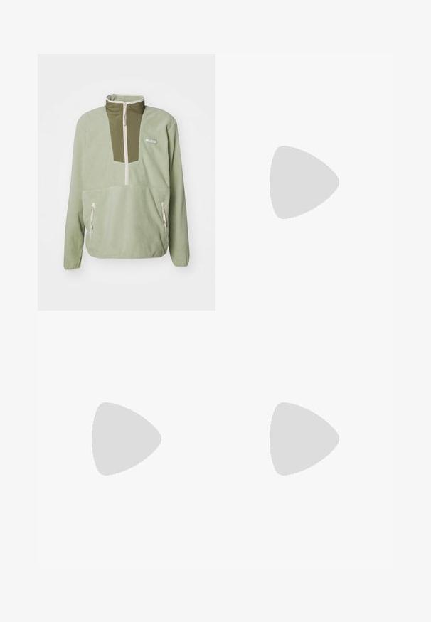 Fleece genser i lys grønn med glidelås ved halsen og olivengrønn brystpanel. Har to glidelåslommer på siden og hvite sømmer.; Svart kortermet T-skjorte laget av lett materiale. Har en liten hvit logo på venstre bryst og subtile skulderdetaljer.; Sorte idrettsbukser laget av lett stoff, med snor i livet, sidelommer og smale mansjetter ved anklene.; Svart trail-løpesko med teksturert overdel, elastiske lisser og Contagrip yttersåle. Har en tett passform og beskyttende tåhette.