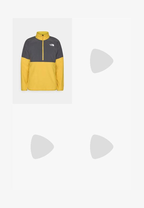 Pullover in pile grigio e giallo, con colletto alto, chiusura a mezza zip e logo sul petto. Texture morbida con motivo a griglia.; T-shirt bianco a maniche lunghe in cotone con colletto rotondo. Presenta un piccolo logo nero sul petto. Texture liscia, vestibilità regolare.; Pantaloni outdoor neri con tessuto liscio, tasche laterali con zip, sezioni delle ginocchia rinforzate e una cintura regolabile con fibbia.; Scarpa sportiva nera con tomaia in mesh testurizzato, punta rinforzata, accenti grigi, chiusura con lacci e suola in gomma resistente.