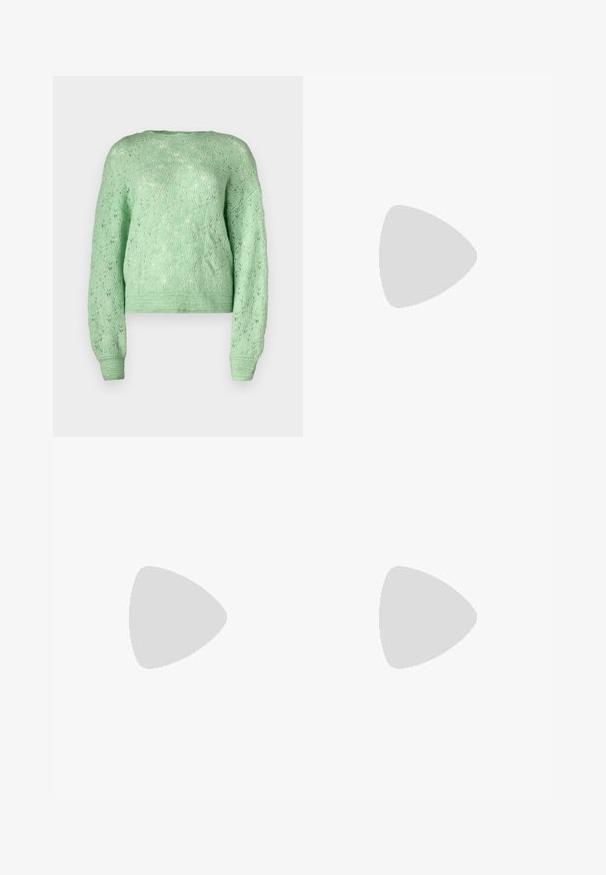 Piparmētru zaļa adīta džemperis ar faktūru vilniem, garām piedurknēm un ribotu apakšmalu. Viegls un elpojošs materiāls.; Melni augsta jostas šorti ar pogu un rāvējslēdzēju, priekšējām kabatām un izplestām kājām, nolikti uz balta fona.; Melnas ādas platformas kurpes ar masīvu bloku papēdi, apaļu purngalu un tradicionālu saistīšanas dizainu. Izceļas ar gludu tekstūru un minimālu apdari.; Melnas ādas iepirkumu soma ar divām garām rokturām, gludu tekstūru un strukturētu formu. Iekļauj priekšējo kabatu papildu uzglabāšanai.