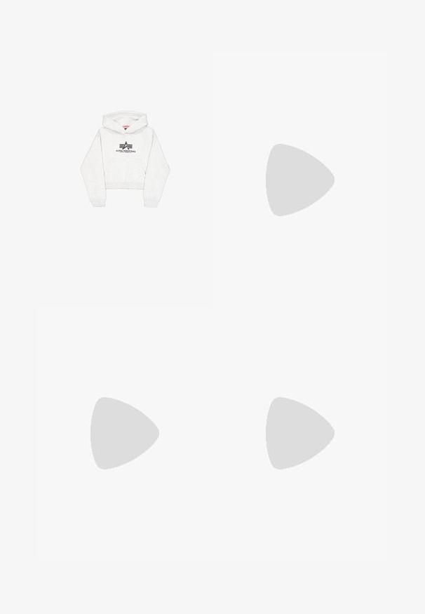 Sudadera corta de color gris claro hecha de una tela suave, con un bolsillo delantero y un logo negro de "Alpha Industries" con acentos estilizados en el pecho.; Pantalones de chándal de color gris claro con cintura ajustable, piernas ajustadas y un pequeño logo blanco en el muslo izquierdo. Hechos de una tela suave y texturizada.; Zapatillas deportivas blancas con parte superior de malla, acentos plateados y un diseño de suela de bobina único. Cuenta con un collar acolchado y cierre de cordones para un buen ajuste.; Pendientes de aro de plata con una superficie lisa y pulida y una forma circular delgada. El diseño cuenta con un cierre seguro.