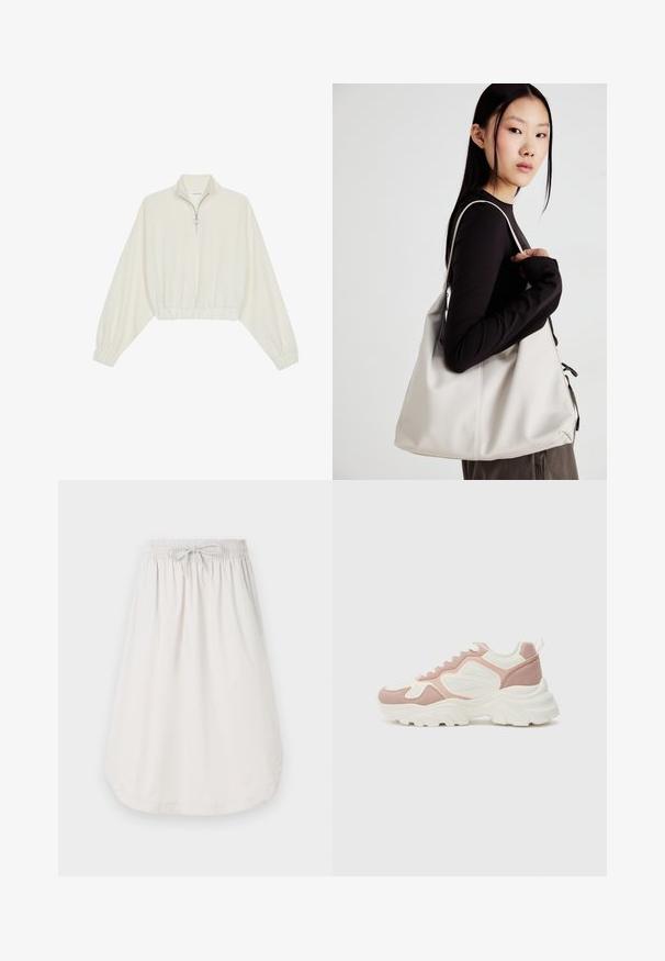 Zkrátený pulover z krémového materiálu, s vysokým golierom, polovičným zipsom, elastickým lemom a manžetami, s hladkou textúrou a minimalistickým dizajnom.; New Balance sukňa v tvare A - grey matter; Masyvné tenisky v ružovej a bielej farbe; obsahujú sieťovinové a semišové panely, dekoratívne prešívanie a hrubú gumovú podrážku s textúrovaným vzorom.; Béžová kabelka vyrobená z mäkkého materiálu, s uvoľneným dizajnom, prišitými detailmi a dvoma popruhmi na nosenie na pleciach. Vhodná na každodenné nosenie.