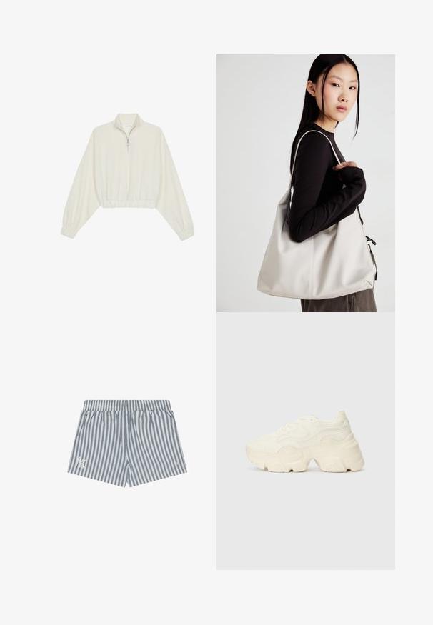 Skraćeni pulover od kremastog materijala, s visokim ovratnikom, zatvaranjem na polovicu munje, elastičnim rubom i manžetama, s glatkom teksturom i minimalnim dizajnom.; Prugaste kratke hlače od svijetloplavog i bijelog materijala, sa rastezljivim pojasom i bočnim džepovima. Suptilna oznaka na lijevoj nozi.; Masivne bijele tenisice od teksturirane mreže i sintetičkih materijala, sa debelim potplatom i složenim uzorcima duž strana.; Bežna torba od mekog materijala s opuštenim dizajnom, šivanim detaljima i dva remena za rame. Pogodna za svakodnevnu upotrebu.