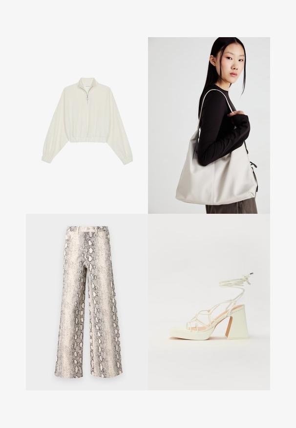 Geknipt pullover in crèmekleurige stof, met een hoge kraag, halve rits, elastische zoom en manchetten, met een soepele textuur en minimalistisch ontwerp.; Brede-pijpen broeken in een slangenprint, met een crème en grijs kleurenschema, gemaakt van textiel met een hoge taille.; Witte hoge hakken sandaal met een chunky hak, met een bandjesontwerp en enkelband. Gladde textuur met een plateau voor extra hoogte.; Beige handtas gemaakt van zacht materiaal, met een slonzig ontwerp, gestikte details en twee schouderbanden. Geschikt voor dagelijks gebruik.