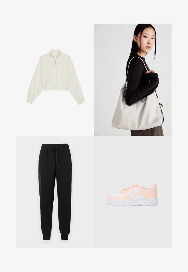 Pullover curto em tecido creme, apresentando um colarinho alto, fecho de meio zíper, bainha e punhos elásticos, com uma textura suave e design minimalista.; Calças de treino pretas com um cós elástico ajustável, bolso lateral com fecho e punhos ajustados. Confeccionadas em tecido macio e texturizado.; Os ténis Nike Air Force 1 apresentam um upper em couro branco com suaves detalhes em rosa. A sola em borracha é texturizada para garantir aderência. Design clássico e fecho com atacadores.; Uma bolsa bege feita de material macio, com um design descontraído, detalhes de costura e duas alças para o ombro. Adequada para uso diário.