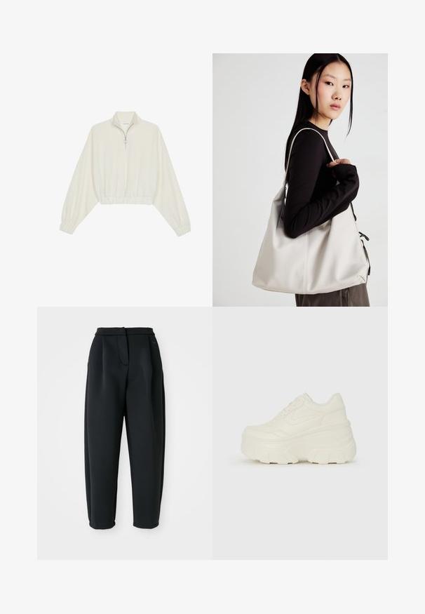 Kratka pulover v kremnem blagu, z visokim ovratnikom, pol-zadrgo, elastičnim robom in manšetami, z gladko teksturo in minimalističnim oblikovanjem.; Črne hlače iz gladkega blaga, z oblikovanim pasom, nabrano sprednjo stranjo in ozkimi nogavicami s manšetami.; Bele platformske tene z belim zgornjim delom, ki spominja na usnje, okroglo obliko, oblazinjen ovratnik ter gumo z teksturo na podplatu z izrazitimi profili.; Bežna torbica iz mehkega materiala, z ohlapno zasnovo, šivi in dvema naramnicama. Primerna za vsakodnevno uporabo.