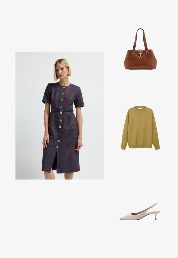 Pullover in Senfgelb, aus weichem Material gefertigt. Verfügt über einen gerippten Rundhalsausschnitt und lange Ärmel mit regulärer Passform und geradem Saum.; Frau mit kurzer blonder Haartracht, die ein knielanges, kurzärmliges lila Kleid mit goldenen Knöpfen und einem marineblauen Gürtel trägt, steht vor einem schlichten Hintergrund.; Beige Slingback-Absatzschuhe mit spitzer Zehenform und niedrigem, ausgestellten Absatz. Hergestellt aus glattem Leder mit einem minimalistischen Design und verstellbarem Riemen.; Braune Lederhandtasche mit strukturierter Form, goldfarbenen Beschlägen, doppelten Schulterriemen und einem dekorativen Schnallendetail in der Mitte.