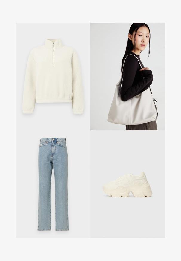 Kremfarget fleece-genser med høy krage og glidelås foran. Teksturen er myk og luftig, med ribbestrikkede mansjetter og kant.; Lyseblå denimjeans med rett ben-design, fem lommer, knappelukking og subtil tekstur. Ingen synlig slitasje eller mønstre.; Chunky hvite sneakers laget av teksturert mesh og syntetiske materialer, med en tykk såle og intrikate mønsterdetaljer langs sidene.; Beige håndveske laget av mykt materiale, med en slapp design, sydd detaljer og to skulderstropper. Passer for daglig bruk.