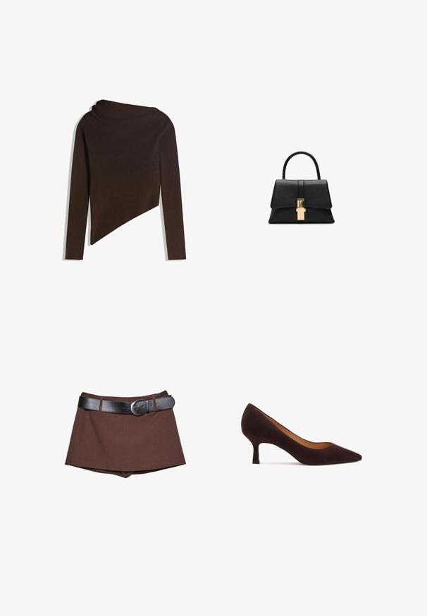 Pull en tricot côtelé marron foncé avec des manches longues, un ourlet asymétrique et un col roulé large replié.; Shorts marron avec une silhouette structurée, dotés d'une ceinture en cuir noir et d'une boucle en argent, fabriqués à partir d'un tissu texturé.; Pompe en daim marron avec un bout pointu et un talon stiletto de hauteur moyenne. Texture lisse, design minimal et une légère découpe sur les côtés.; Sac à main structuré noir avec une texture lisse, une poignée supérieure unique et un fermoir doré à l'avant. Design minimaliste.