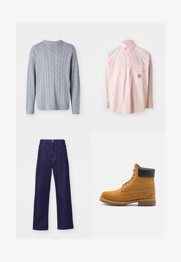 Lys blå strikket genser med kabelstrikkmønster, lange ermer og rund hals. Ribbestrikkede mansjetter og nederkant gir tekstur og struktur.; Lys rosa skjorte med knapper, to brystlommer og et logo-merke. Laget av bomull med klassisk krage og lange ermer.; Mørkeblå denim vide bukser med høj talje, der har forlommer og knaplukning, og som har en glat, robust tekstur.; Beige semskede ankelstøvel med svart polstret krage, gullmetalløyer, hvite sømdetaljer og robust gummisåle med påfallende mønster.