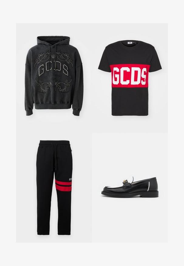 Felpa nera con cappuccio, arricchita con strass, caratterizzata da una grafica, cappuccio con coulisse e polsini e orlo a costine.; GCDS BAND LOGO REGULAR - T-shirt con stampa - black; Pantaloni sportivi neri con strisce rosse a contrasto e logo sul lato. Presentano una vita elastica con cordino e polsini alla caviglia a punta.; Mocassino in pelle nera con punta arrotondata, accenti bianchi e dettagli in oro sulla parte anteriore. Presenta un patch testurizzato e un tacco impilato.