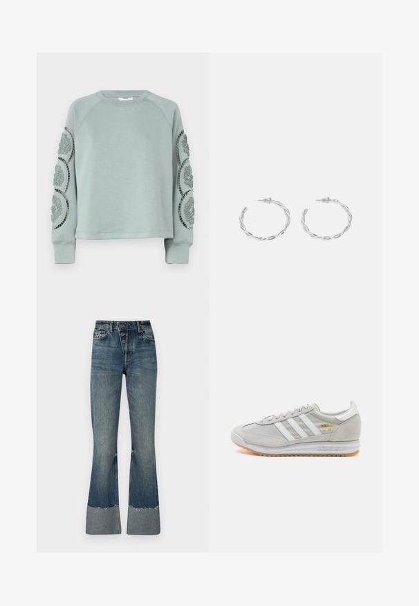 Object OBJDORINA - Sweatshirt - slate; Denim flared jeans in medium blue with a high waist, five buttons, and frayed hem. Features a lighter cuff at the bottom and faded texture.; Light grey sneaker made of suede and mesh, featuring three white stripes, round toe, and a gum rubber sole. Gold logo accent near laces.; Silver hoop earrings with a twisted design, featuring a polished finish and post-back closure. Measure approximately 3 cm in diameter.