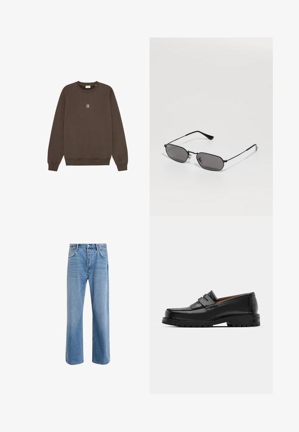 Hnědá mikina vyrobená z bavlny, s kulatým výstřihem, žebrovanými manžetami a malým logem "II" umístěným na středu hrudi. Měkká textura.; Světle modré džínové kalhoty s rovnými nohavicemi, pěti kapsami, zapínáním na knoflík, minimálním vyblednutím a kontrastním prošitím.; Černé kožené mokasíny mají zvýšený šev, dvě dekorativní pásky na svršku a silnou strukturovanou podrážku pro lepší přilnavost.; Černé hexagonální sluneční brýle s tenkým kovovým rámem a tmavými skly leží na bílé ploše.