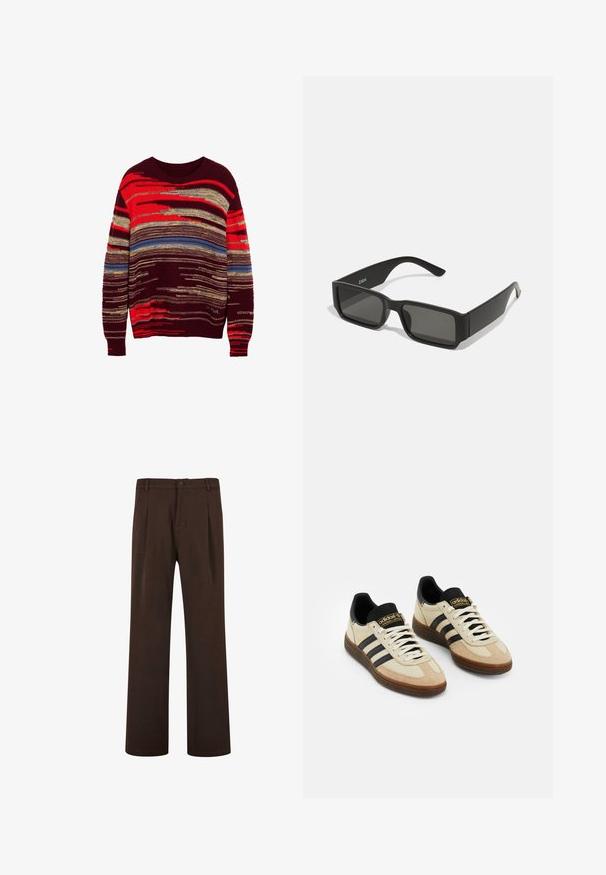 Strickpullover mit Rundhalsausschnitt, der eine Mischung aus roten, goldenen, blauen und burgunderfarbenen horizontalen Streifen in unterschiedlichen Breiten und Texturen aufweist.; Braune Hosen mit geradem Bein, die einen Knopfverschluss und Falten aufweisen, aus glattem Stoff gefertigt. Keine sichtbaren Taschen oder Muster.; Beige Wildleder-Sportschuhe mit schwarzen Lederakzenten, weißen Schnürsenkeln und brauner Gummisohle. Drei schwarze Streifen auf jeder Seite.; Schwarze Sonnenbrille mit rechteckigen Gläsern, mattem Kunststoffrahmen und geraden Kanten. Verfügt über das Markenlogo auf dem inneren Bügel.