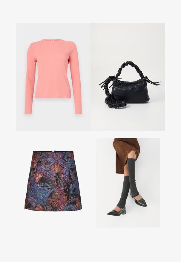Hosszú ujjú, bordázott kötött felső puha korallszínben. Kerek nyakkivágással és testhezálló fazonnal rendelkezik, sima textúrával és minimalista dizájnnal.; Fémes mini szoknya texturált mintával, élénk lila és bronz árnyalatokban, fekete alappal és díszes gombokkal a derékrészen.; Fekete lakk bőrből készült, hegyes orrú cipők, tömbsarkúakkal és bokapánttal, szürke bordás lábszármelegítőkkel és barna velúr szoknyával párosítva.; Fekete műbőr kézi táska krokodil bőr textúrával, összehúzható tetejű és gyűrt pánttal. Lágy és kompakt dizájnúnak tűnik.