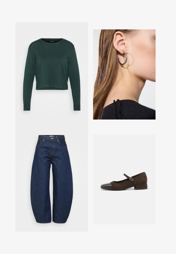 Maglione cropped verde scuro con collo rotondo e maniche lunghe, caratterizzato da una texture lavorata a maglia e orli e polsini a costine.; Jeans in denim blu scuro con taglio ampio e comodo. Presentano una chiusura con zip, quattro tasche e cuciture a contrasto lungo le cuciture.; Scarpa Mary Jane in suede marrone con punta in vernice nera, cinturino regolabile e tacco basso a blocco. Texture liscia con dettagli minimi.; Orecchino a cerchio in argento con finitura lucida, caratterizzato da piccoli dettagli in oro e una forma tondeggiante, indossato sul lobo.
