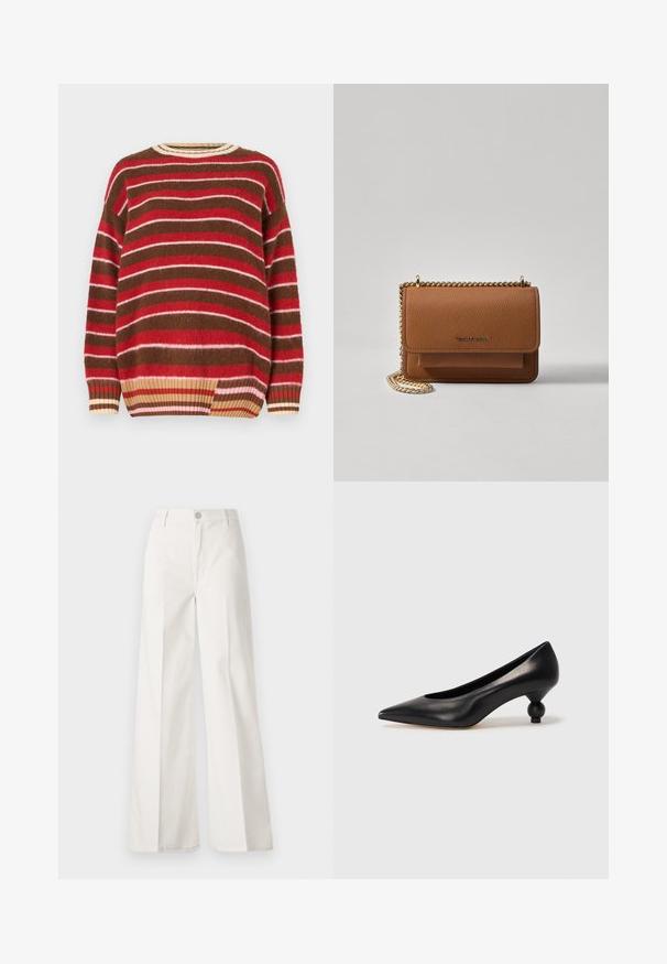 Sweter dzianinowy z poziomymi paskami w kolorach czerwonym, różowym, brązowym i kremowym. Okrągły dekolt z prążkowanym wykończeniem i luźny krój.; Białe spodnie typu wide-leg wykonane z bawełny o gładkiej fakturze. Posiadają zapięcie na guzik z przodu, zamek błyskawiczny oraz cztery kieszenie.; Czarna skórzana szpilka z ostrym czubkiem i okrągłym, kulistym obcasem. Gładka tekstura z eleganckim, minimalistycznym wzornictwem.; Brązowa skórzana torba na ramię z teksturą, z złotym łańcuszkiem i zapięciem na klapkę. Z przodu znajduje się detal z logo oraz kieszeń pod klapką.
