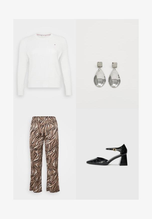 Pull en tricot blanc avec un motif de losanges texturé, encolure ronde et manches longues. Petit logo sur la poitrine.; Pantalons à rayures zèbre marron et crème avec une taille élastique, présentant une coupe ample et une texture de tissu lisse.; Chaussure à talons hauts en cuir verni noir avec un bout pointu, une bride de cheville et un motif crocodile texturé. Design de talon carré.; Boucles d'oreilles en argent avec un clou carré, présentant une finition lisse et polie ainsi qu'une forme en goutte d'eau, réfléchissant la lumière grâce à une surface brillante.