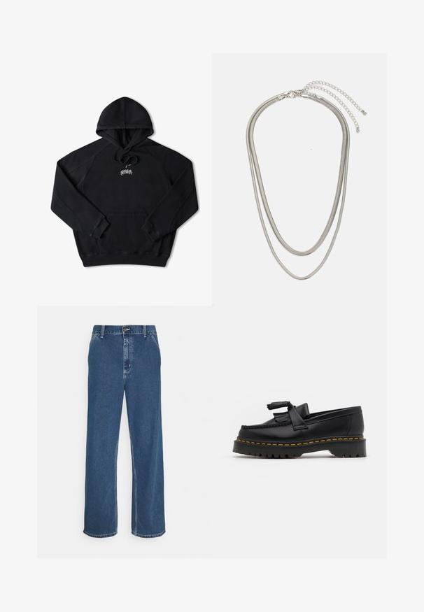 Fekete kapucnis pulóver, puha anyagból készült, kenguru zsebbel, húzózsinórral ellátott kapucnival és ezüst színű logóval a mellkason. Bordás mandzsetták és alj.; Kék farmernadrág egyenes szabással, öt zsebes dizájnnal, fém gombos záródással, és látható varrással a varrásoknál és a szegésnél.; Fekete bőr mokaszin, rojtos díszítéssel, masszív fekete talppal és sárga varrással az élén. Texturált felület.; Háromrétegű ezüstszínű fém nyaklánc, letisztult, rugalmas láncokkal, enyhe fényességgel, homárkapoccsal rögzítve és állítható lánccal.