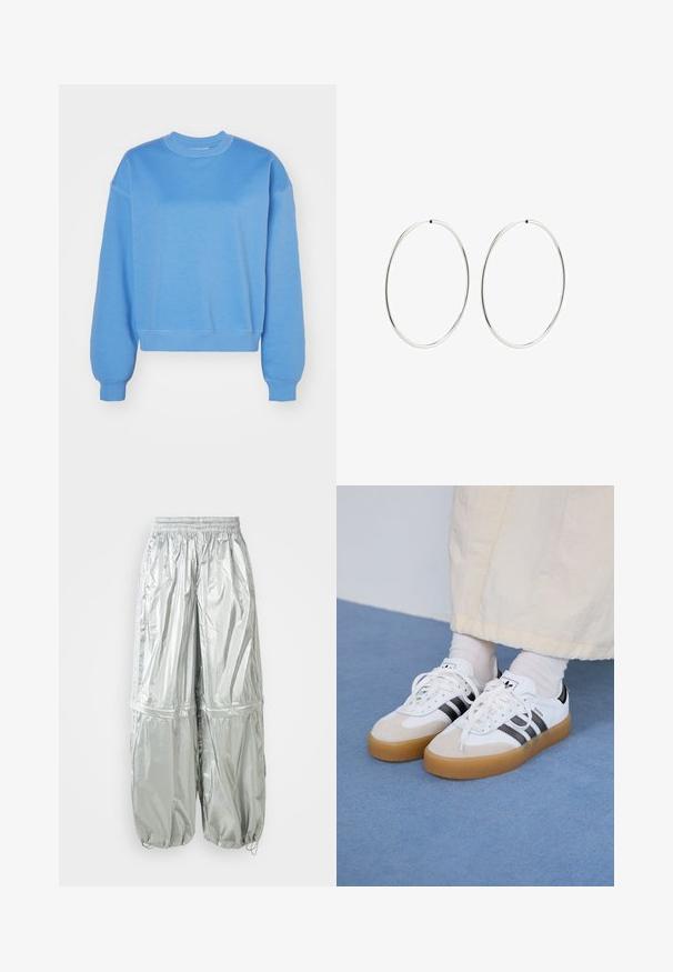 Weekday ESSENCE STANDARD - Mikina - blue medium; Strieborné ľahké cargo nohavice s lesklou textúrou, elastickým pásom, zúženými manžetami a dvoma veľkými prednými vreckami.; Biele tenisky s čiernymi pruhmi a béžovými semišovými detailmi. Majú textúrovanú gumovú podrážku a ploché biele šnúrky, kombinované s svetlými ponožkami.; Strieborné kruhové náušnice s hladkým, okrúhlym dizajnom a lesklým povrchom. Sú tenké a ľahké, s jednoduchým uzáverom.