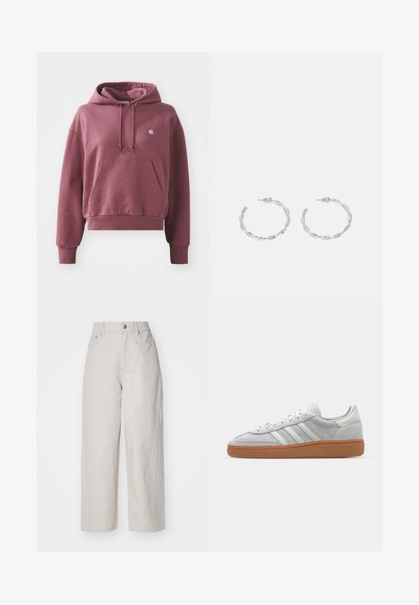 Bordowa bluza z kapturem wykonana z mieszanki bawełny, z kieszenią z przodu, regulowanym kapturem ze sznurkiem oraz ściągaczami na nadgarstkach i u dołu. Małe logo na klatce piersiowej.; Beżowe spodnie bawełniane o szerokich nogawkach, z wysokim stanem, zapinane na guzik i zamek, z czterema kieszeniami; gładka tekstura z wykończeniem denimowym.; Jasnoszare zamszowe sneakersy z białymi skórzanymi akcentami, trzema białymi paskami i brązową gumową podeszwą, z wyściełanym kołnierzem dla komfortu.; Srebrne kolczyki w kształcie obręczy z skręconym wzorem, z polerowanym wykończeniem i zapięciem na sztyft. Mają średnicę około 3 cm.