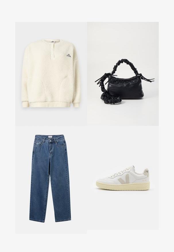 Beige Fleece-Pullover mit langen Ärmeln, Knopfleiste am Kragen, gerippten Bündchen und Saum sowie kleinem dreieckigem Logo auf der Brust.; Klassische blaue Denim-Jeans mit geradem Bein, fünf Taschen und Knopfverschluss. Sie verfügen über eine mittelblau gewaschene Optik und sind aus robuster Textur.; Weiße Ledersneaker mit beigen Wildlederakzenten, perforierte Zehenbox, flache Schnürsenkel und eine strukturierte cremefarbene Sohle. Mit dezentem Branding an der Ferse.; Schwarze Handtasche aus Kunstleder mit Krokodilstruktur, gerafftem oberen Teil und einem geschoppten Tragegurt. Sie wirkt weich und kompakt im Design.