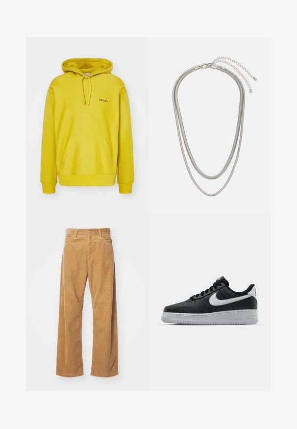 Hanorac galben cu glugă, dintr-un amestec de bumbac. Dispune de o buzunar frontal tip kengur, manșete ribbate și un logo mic pe piept.; Pantaloni largi din catifea în culoare bej. Prezintă dungi texturate verticale, cu un talie standard și două buzunare frontale.; Sneaker din piele neagră, cu o suprafață texturată, swoosh alb de la Nike, talpă gri, bot rotund și sistem de șireturi. Prezintă perforații în zona vârfului.; Colier din metal argintiu în trei straturi, cu lanțuri elegante și flexibile, cu un ușor luciu, asigurat cu un închizător de tip homar și un lanț ajustabil.