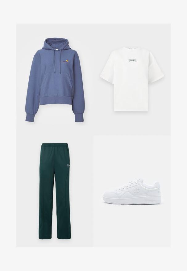 Blauwe cropped hoodie van zachte stof, met een voorste kangoeroezak, trekkoordkap en geborduurd logo op de borst.; Witte T-shirt met korte mouwen van katoen, met een grafisch logo in het groen binnen een ovale vorm in het midden van de borst.; Donkergroene sweatpants van zacht materiaal, met een elastische tailleband en zijnaadseams, en een klein logo op de voorkant.; Witte sneaker van glad synthetisch materiaal, met ronde neus, platte zool en subtiele logo-accenten aan de zijkanten. Klassiek laag ontwerp.